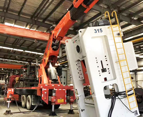 淄博张店附近随车吊出租，轻松解决运输难题