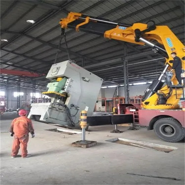 淄博张店80吨折臂吊车出租附近电话