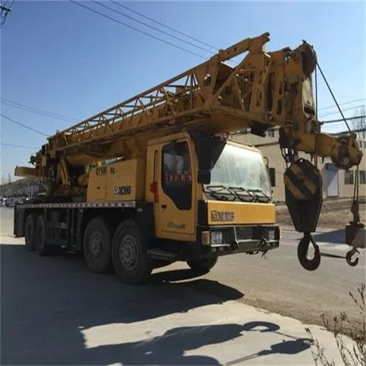 淄博张店吊车吊挖机吊哪里比较安全